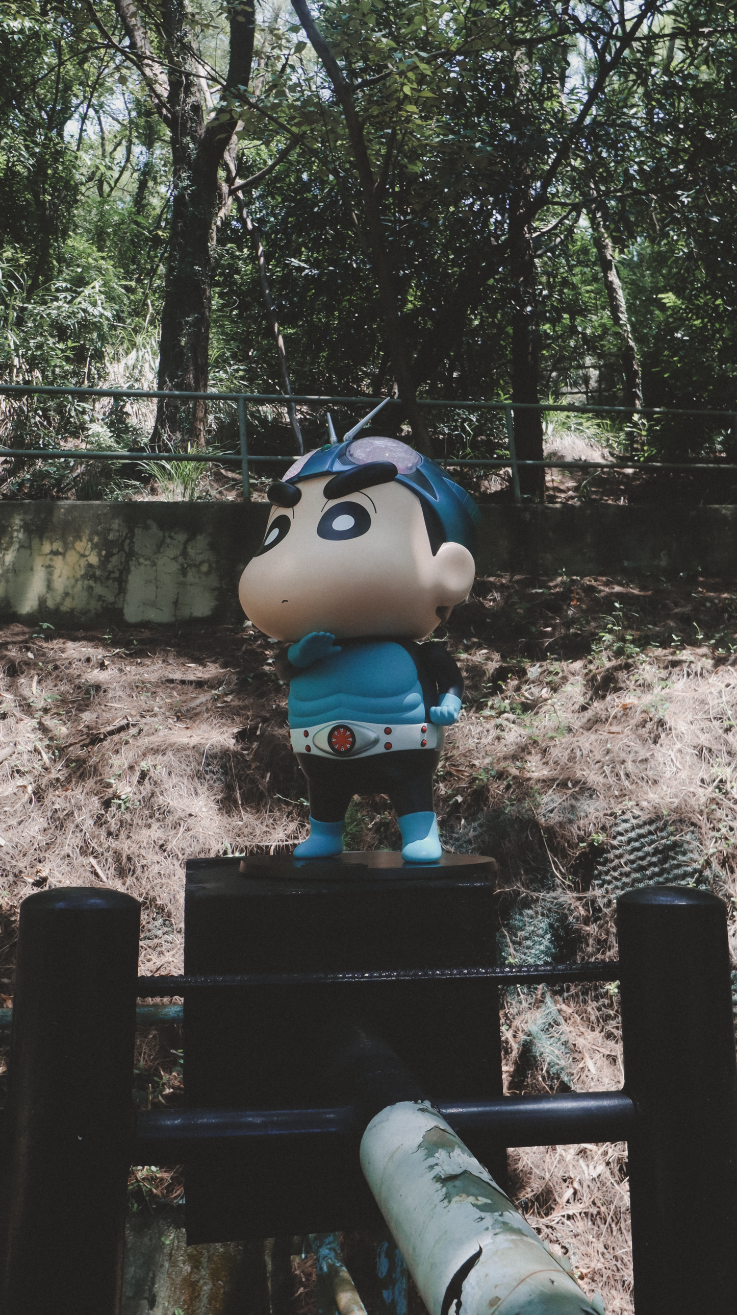 Crayon Shinchan x Masked Rider's 1 Vinyl Figure (70cmH)