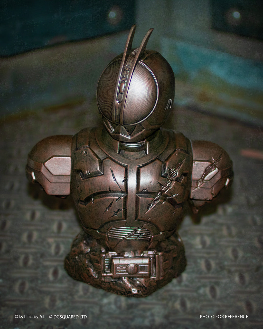 Kamen Rider Faiz Vinyl Half Bust Statue - Bronze color (Pre-order)